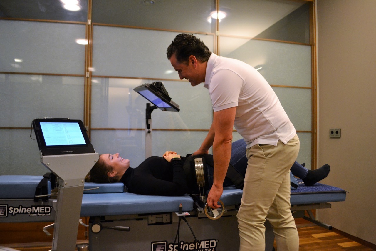 Das SpineMED®-System - Computergesteuerte Distraktion mit Biofeedback zur Behandlung der Wirbelsäule